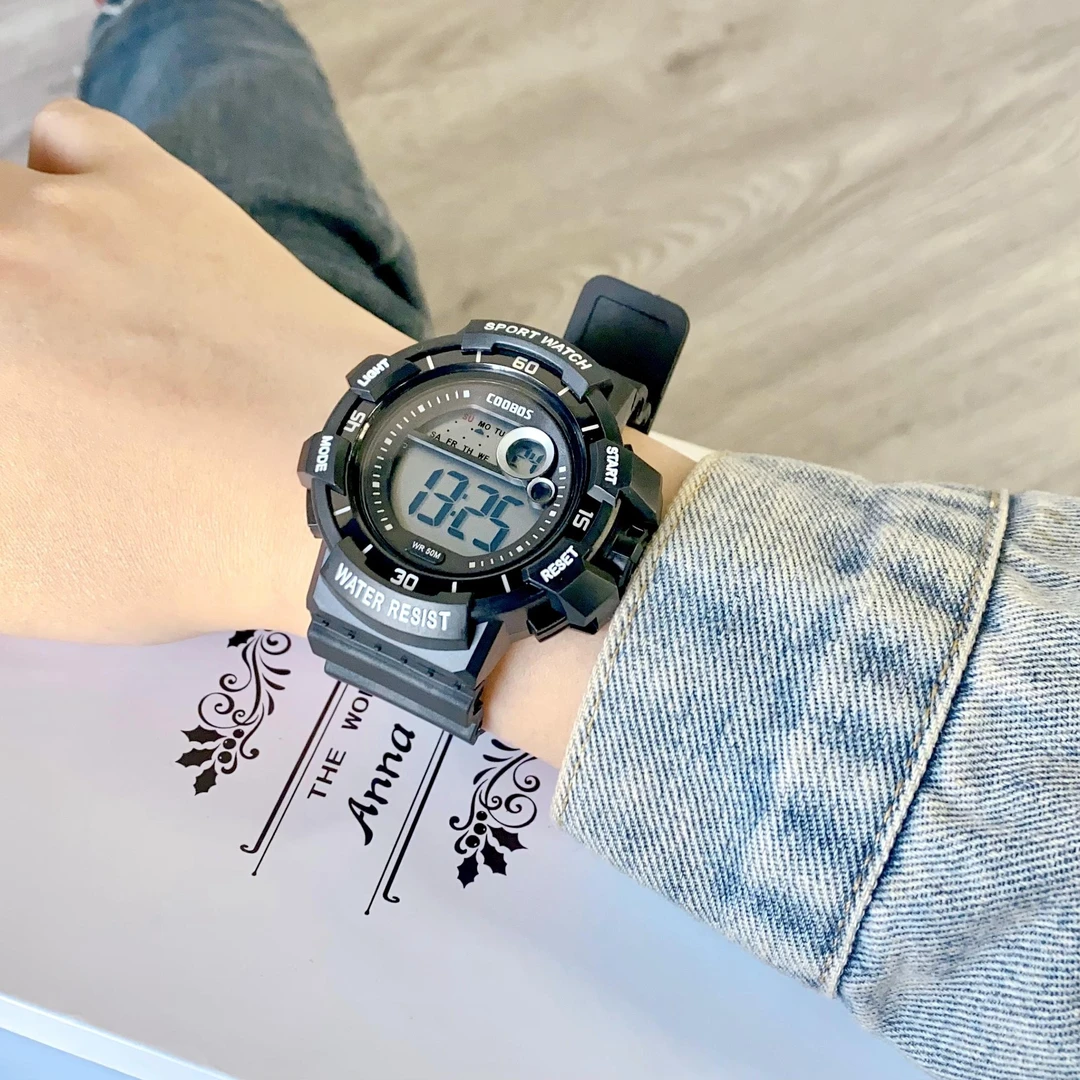 青少年男款儿童节礼物男童2025年手表防水防摔多功能运动电子手表