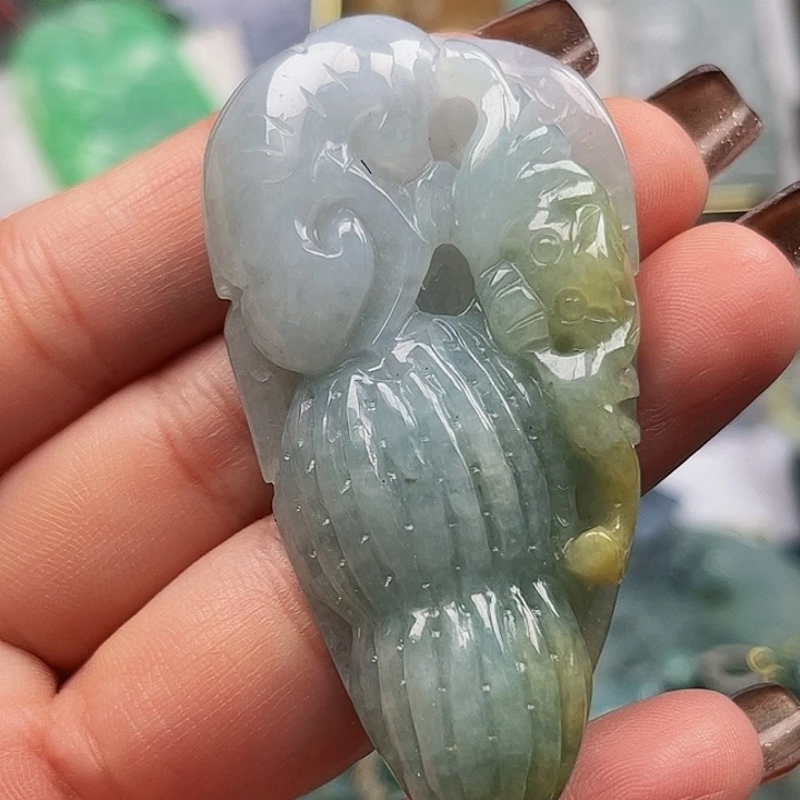 翡翠未镶嵌颈饰挂件