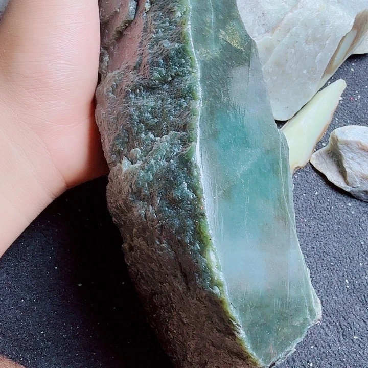 未镶嵌和田玉（糖玉）珠宝半成品