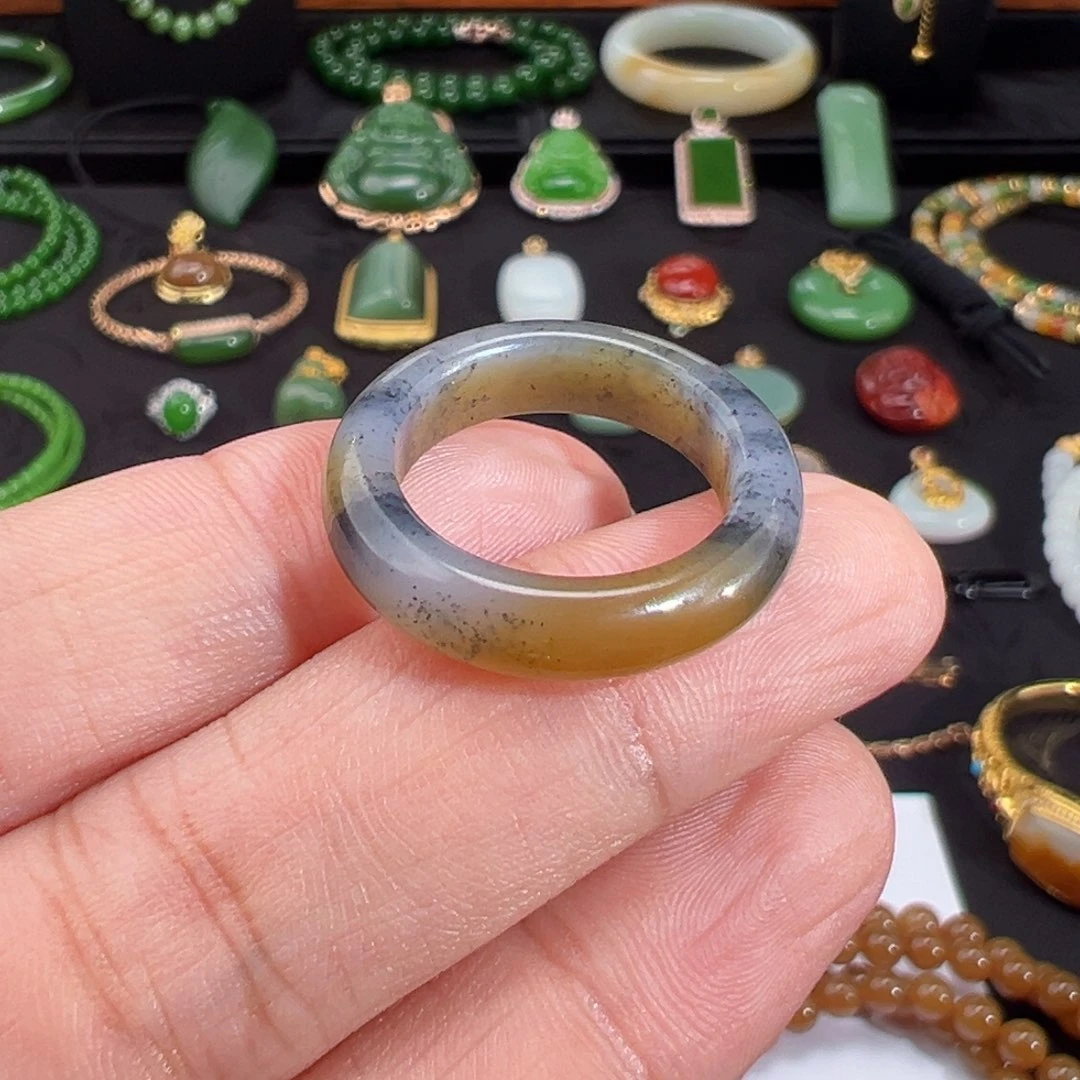 和田玉未镶嵌戒圈