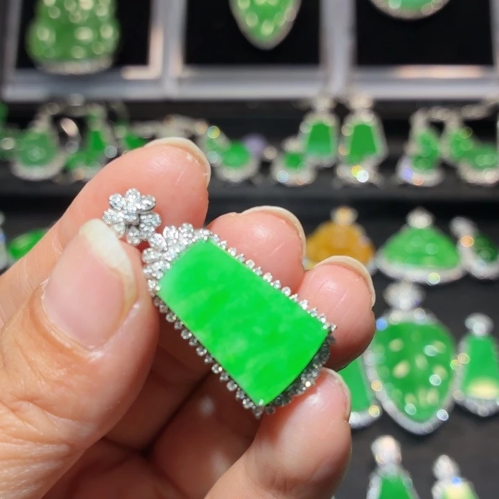 翡翠18K金镶嵌吊坠(不含链)翡翠