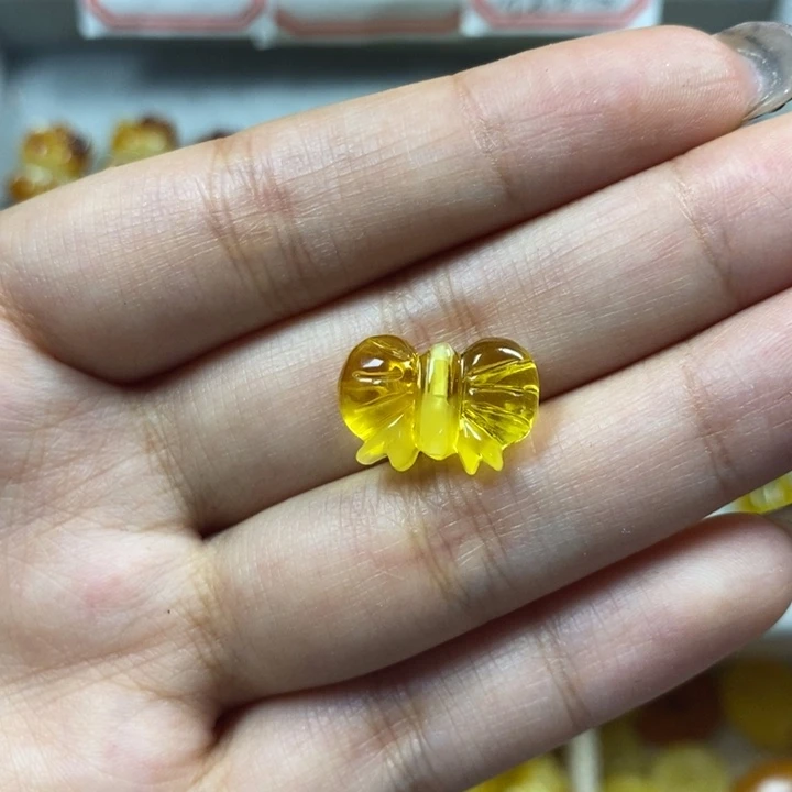 未镶嵌颈饰蜜蜡蝴蝶结