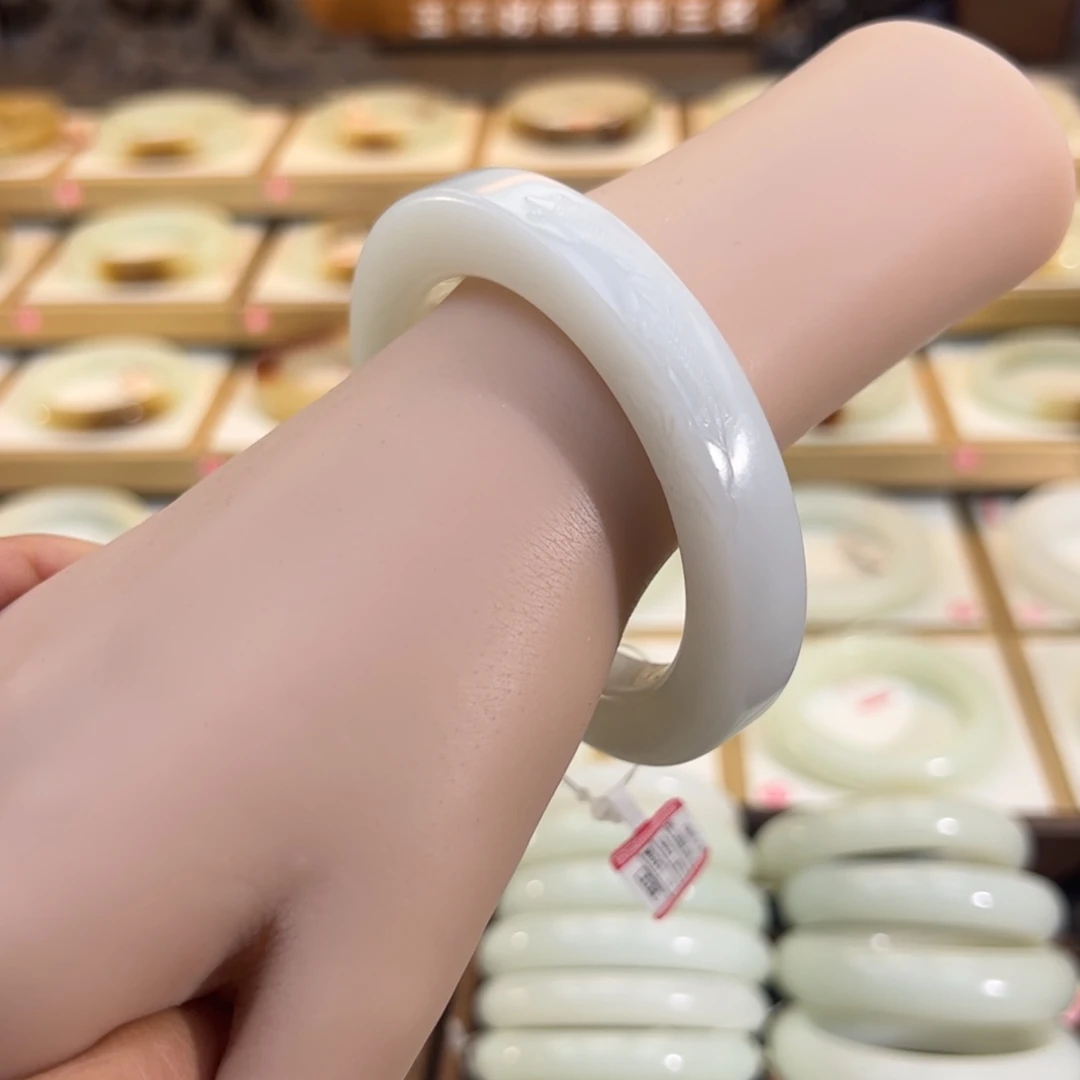 和田玉未镶嵌手镯1