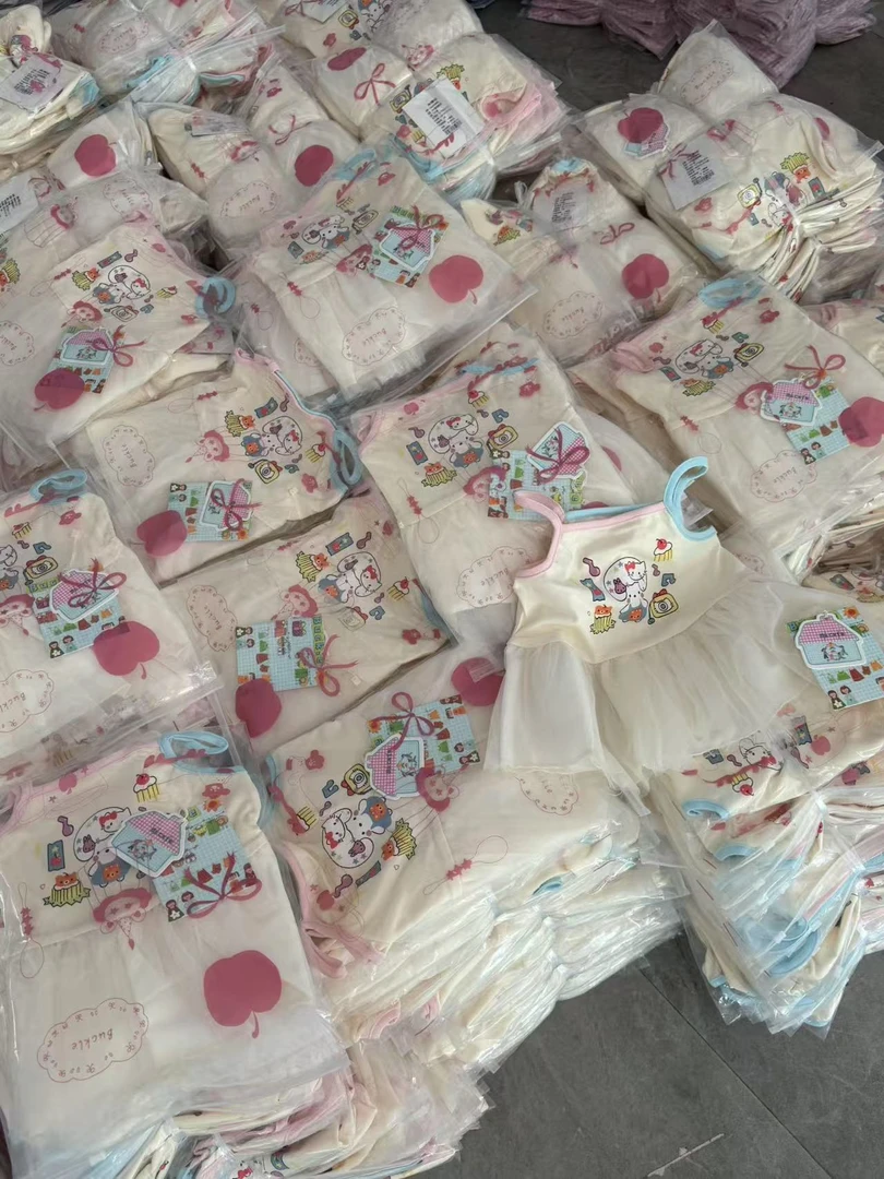 8329卡通印花网纱下摆吊带夏季新款女宝宝kitty猫