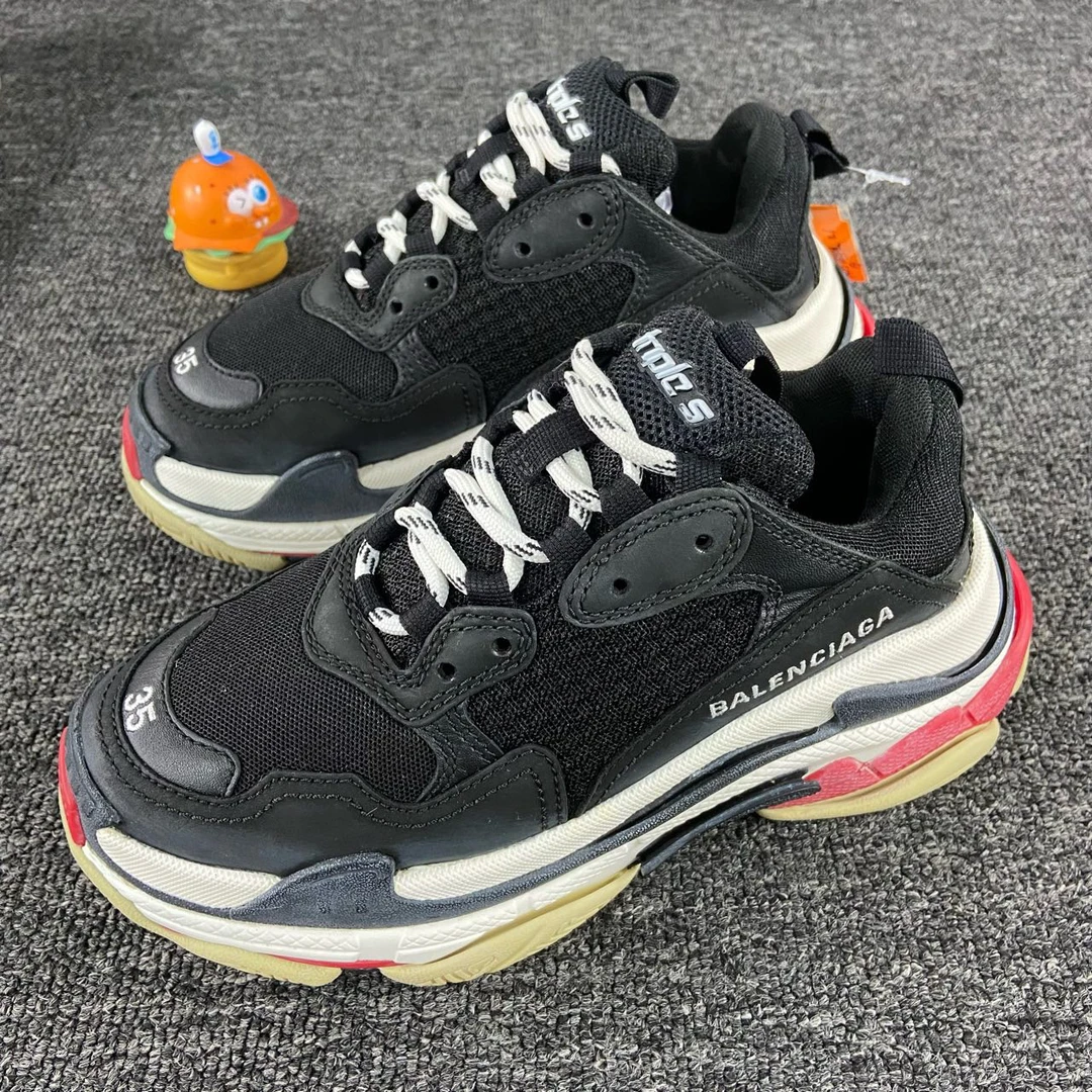 95新 Balenciaga/巴黎世家 巴黎世家Triples黑红鞋尺码：35 HB070