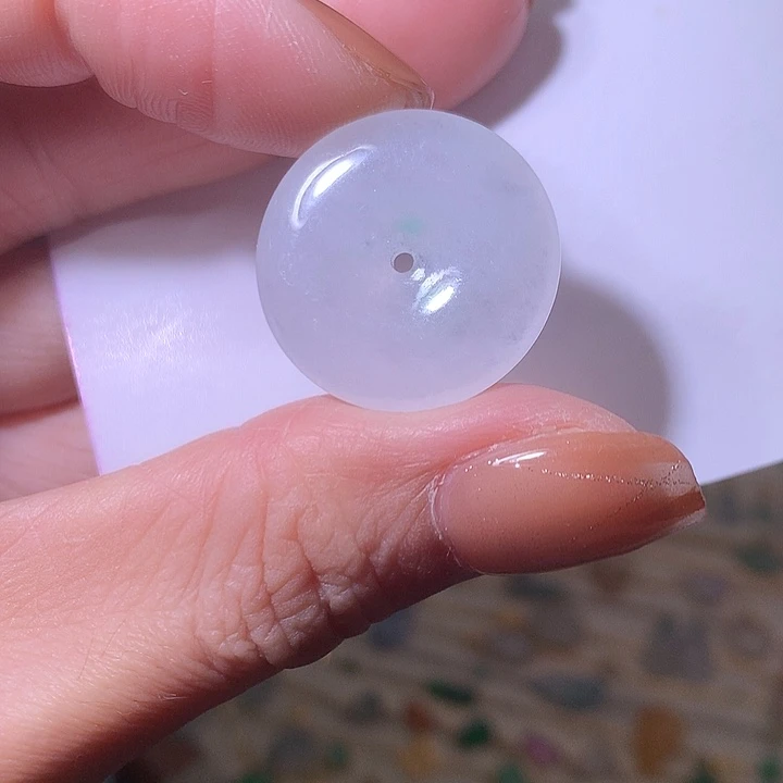 翡翠未镶嵌颈饰平安扣