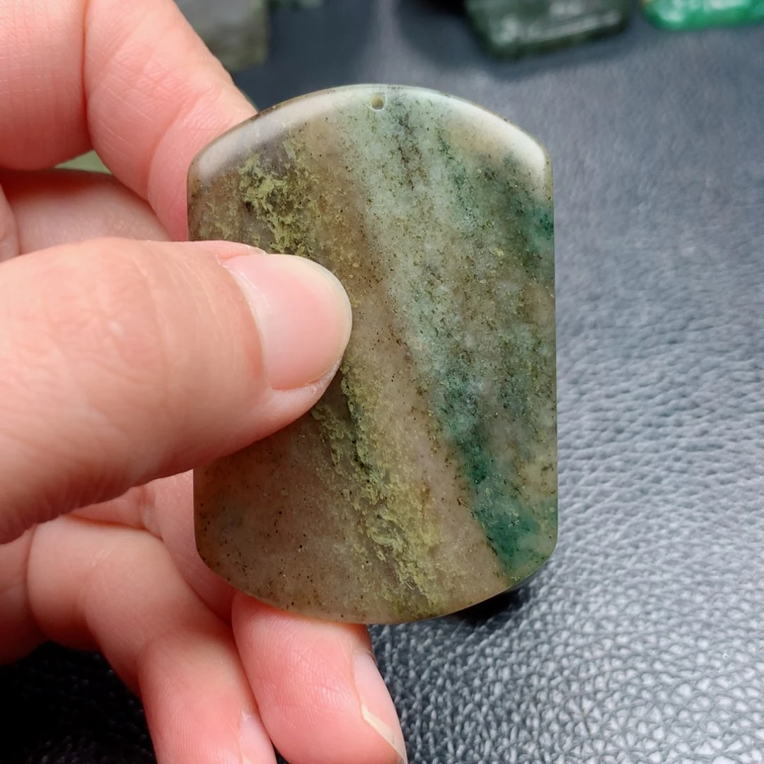 独山玉颈饰未镶嵌庚*