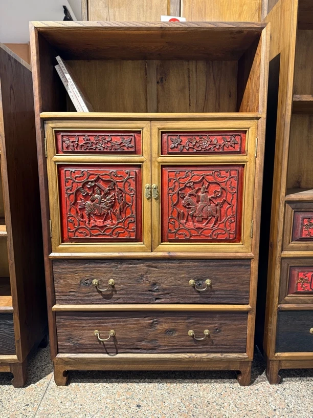 原创复古家具茶周边柜玄关柜书柜—红漆雕花绽芳华，黄铜拉手泛微光