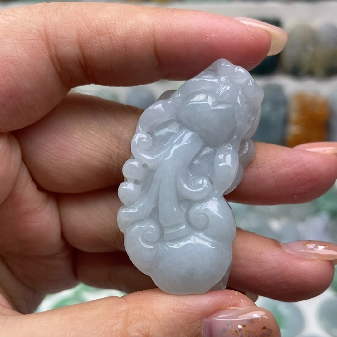 翡翠未镶嵌吊坠(赠链)