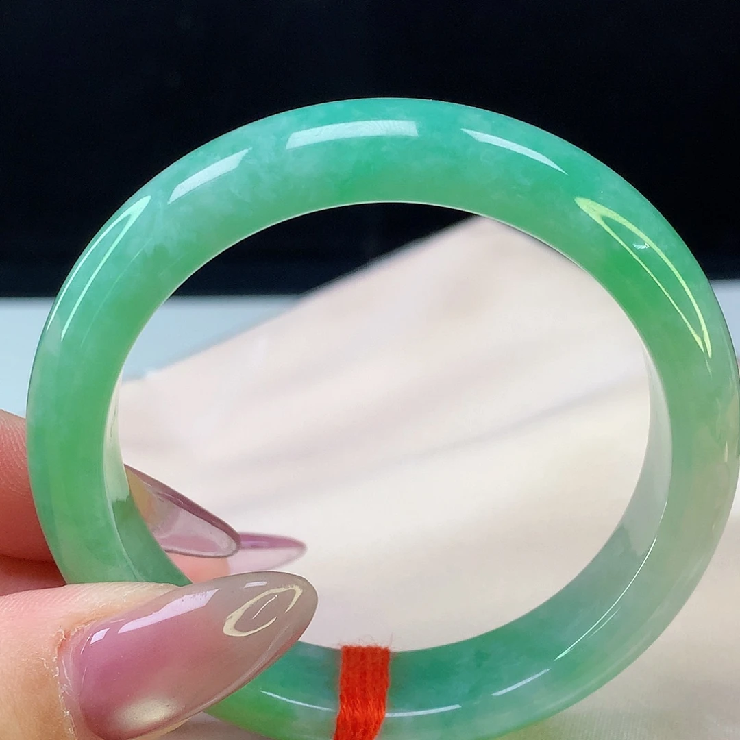 翡翠手镯未镶嵌天然翡翠305