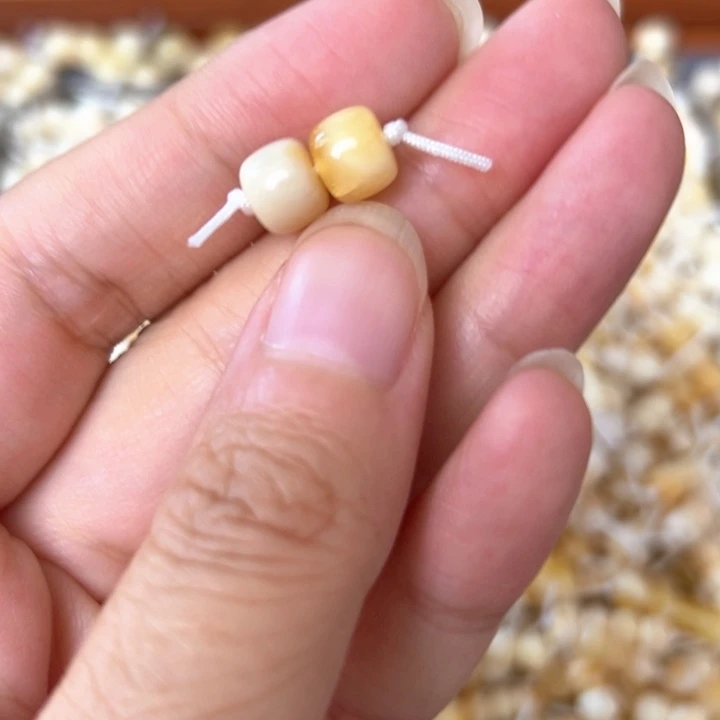 裸石蜜蜡未镶嵌7.5mm一对