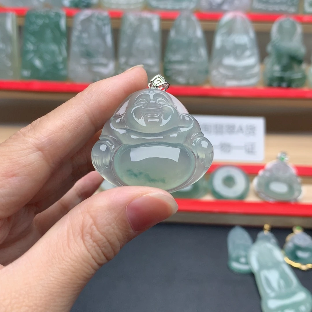 人***！翡翠18K金镶嵌颈饰佛公