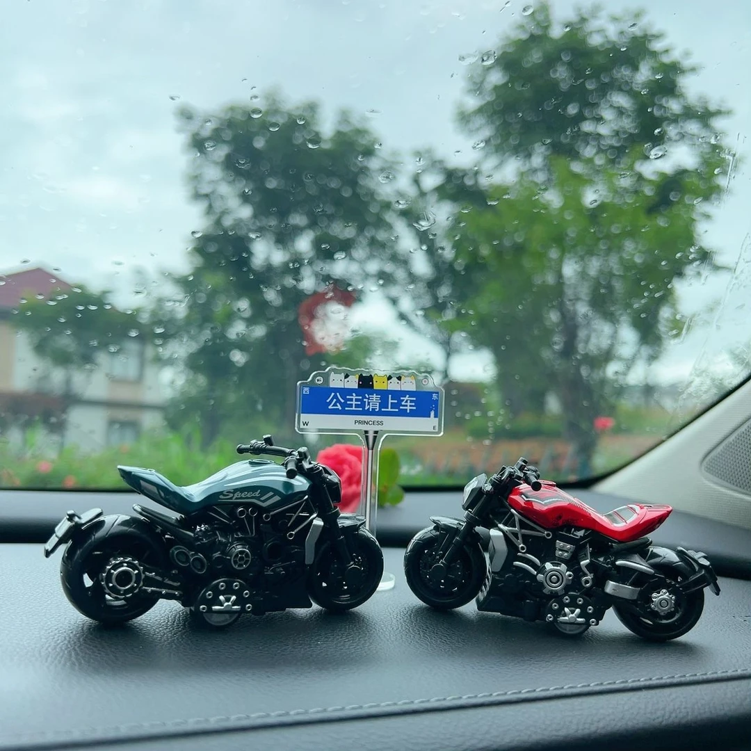 小车车载摆件个性路牌网红男女汽车饰品中控台桌面装饰创意车内