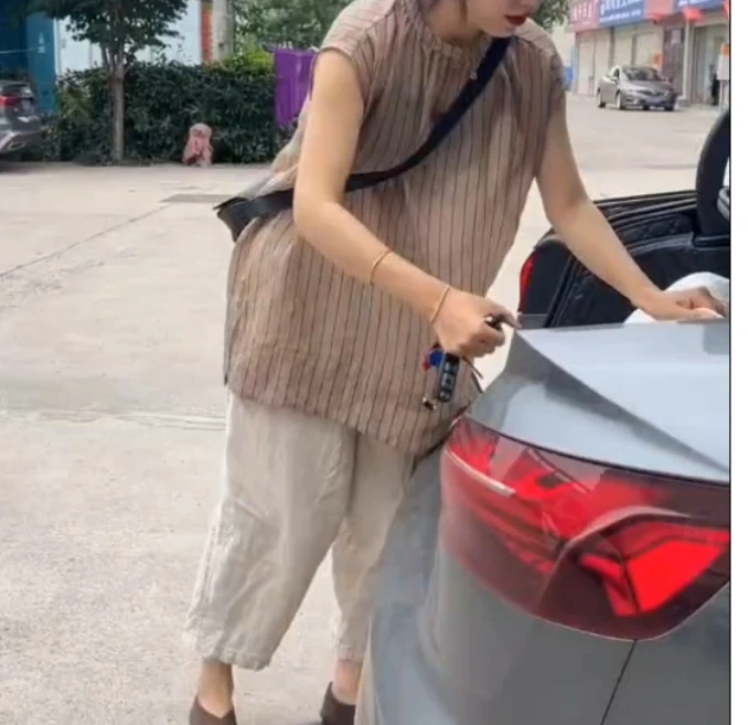 时尚潮流百搭精品女装zsx25704