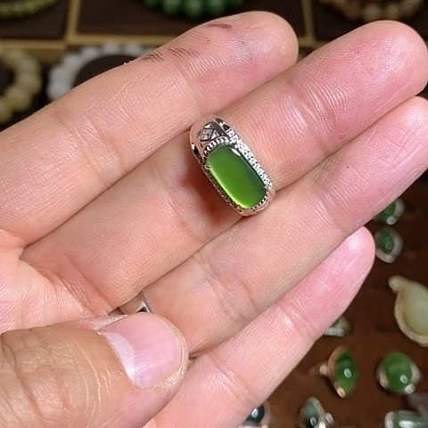 【闪购商品】银S925镶嵌戒指和田玉（碧玉）