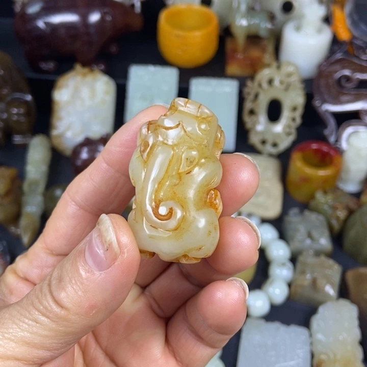 颈饰未镶嵌和田玉