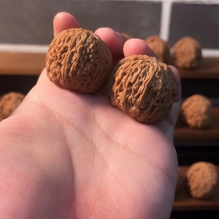 36尺小手捻南疆石一对