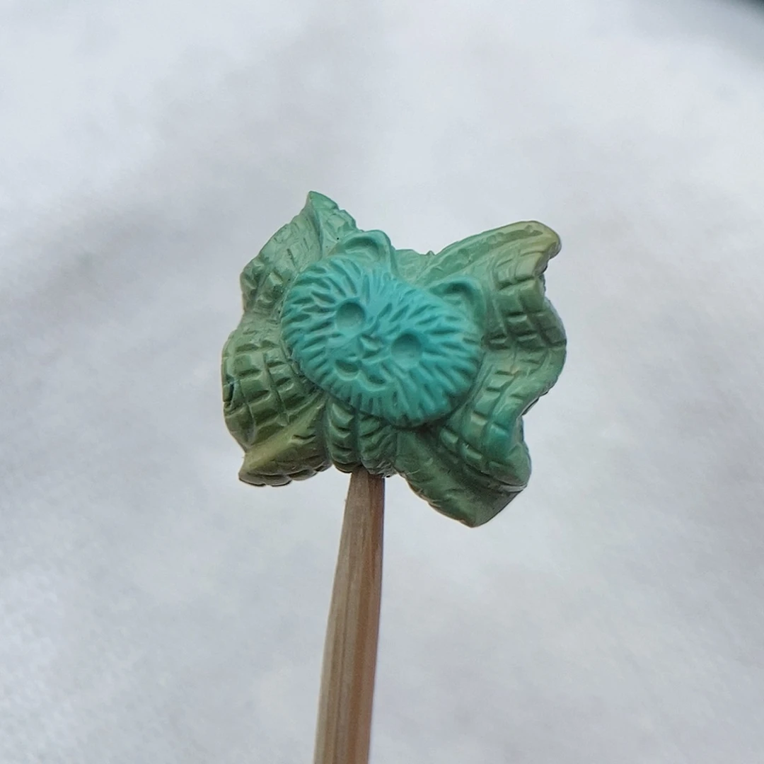 绿松石未镶嵌颈饰