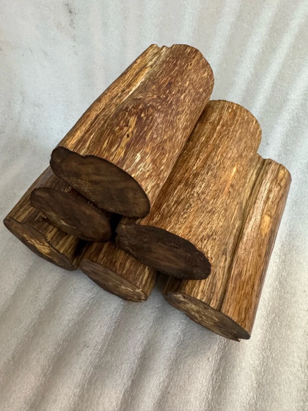 沉香天然沉香原材料摆件加底座多样性发货一件代拍链接