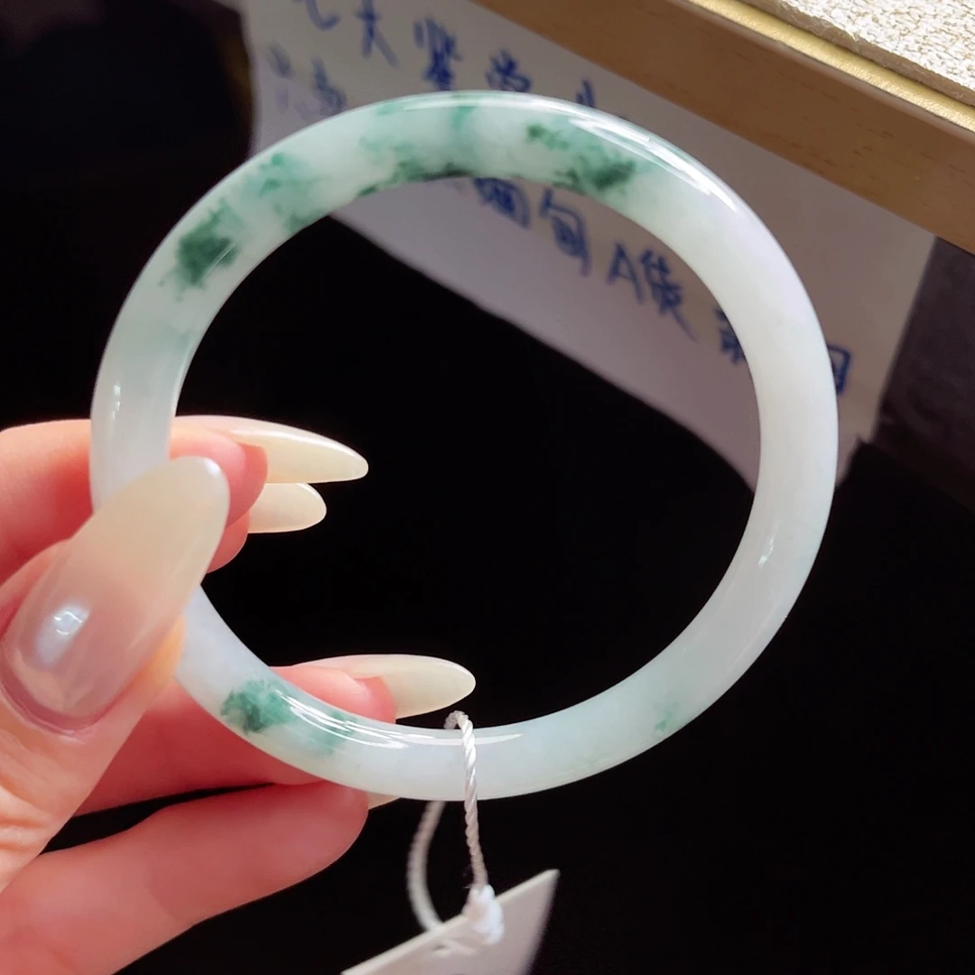 未镶嵌手镯翡翠手镯