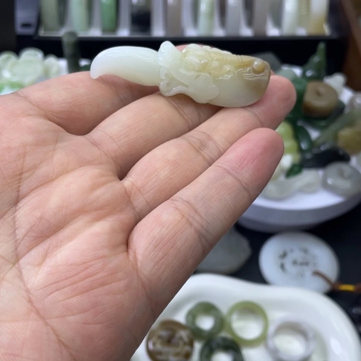 和田玉（糖玉）未镶嵌吊坠(不含链)