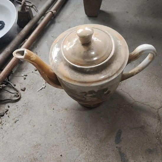 狼***牙茶壶品相如图所示看好下单