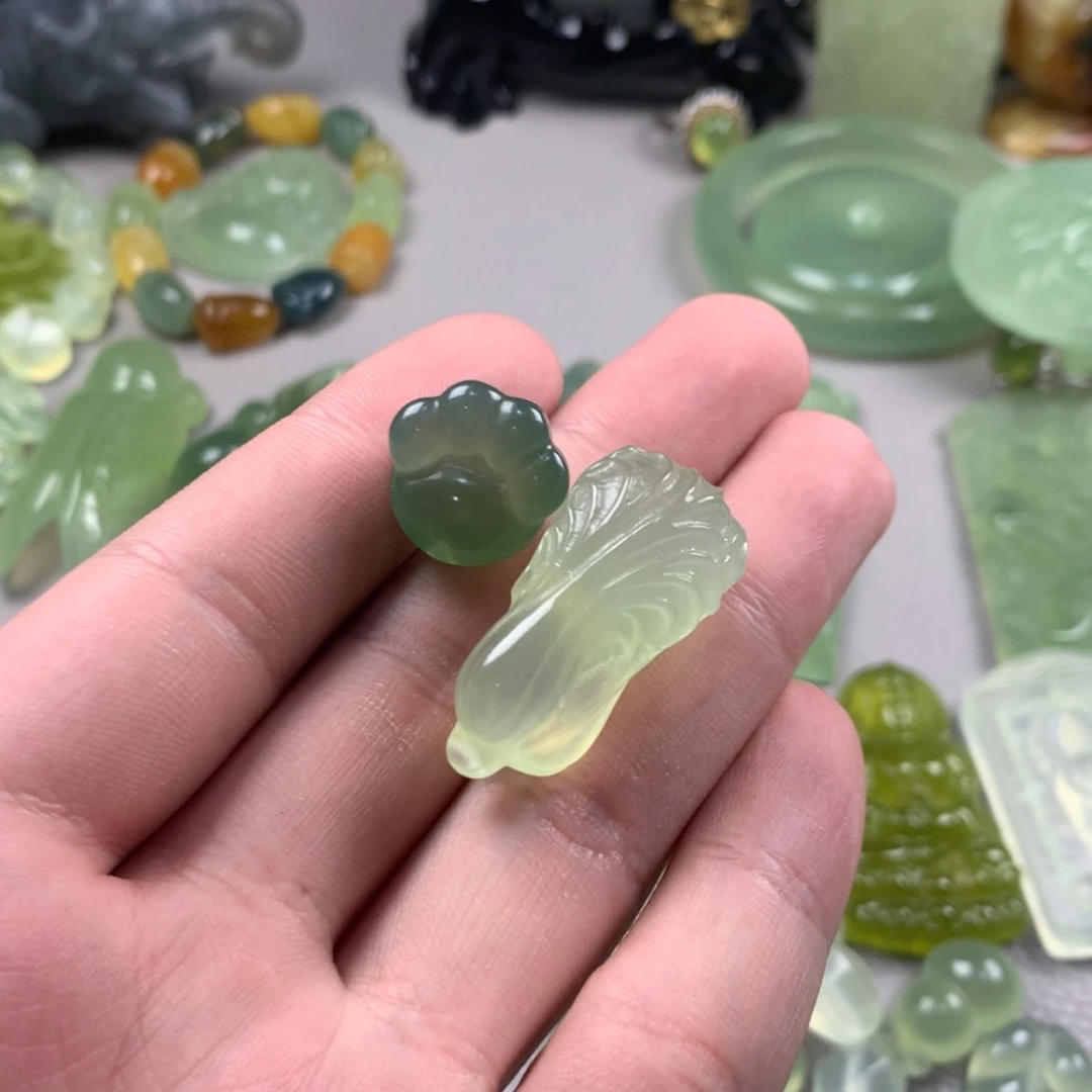 【闪购商品】未镶嵌蛇纹石玉岫玉