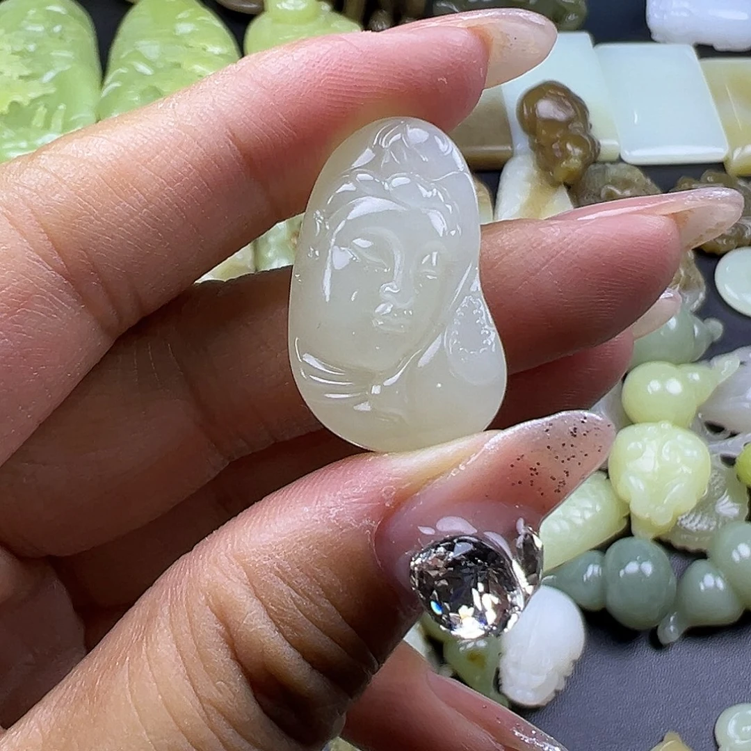 和田玉未镶嵌颈饰