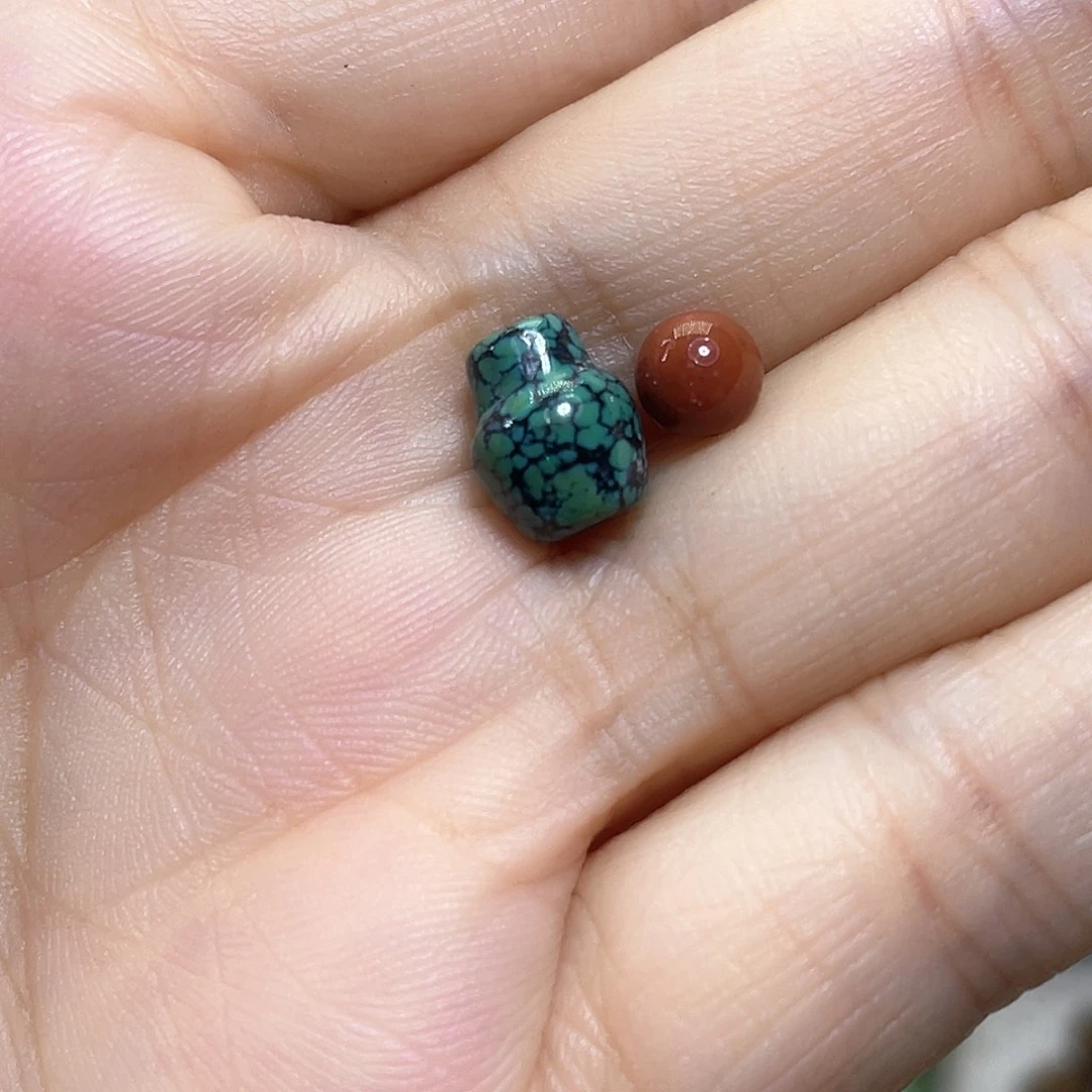 南红玛瑙配饰未镶嵌