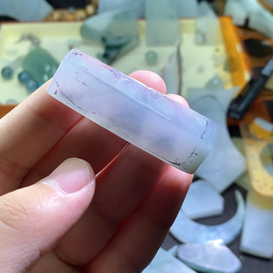 翡翠未镶嵌颈饰定制