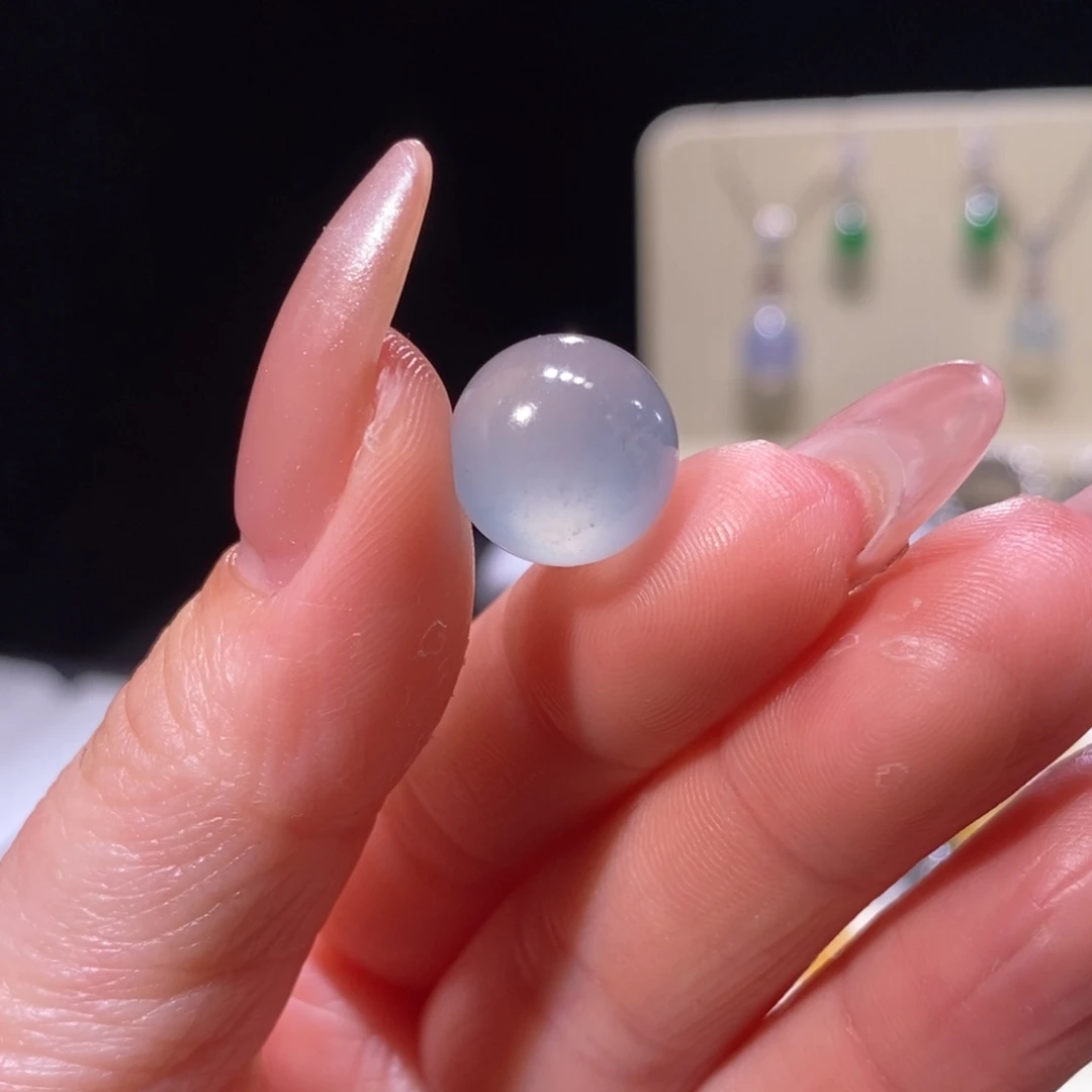 翡翠未镶嵌颈饰翡翠冰淡蓝飘雪花点珠