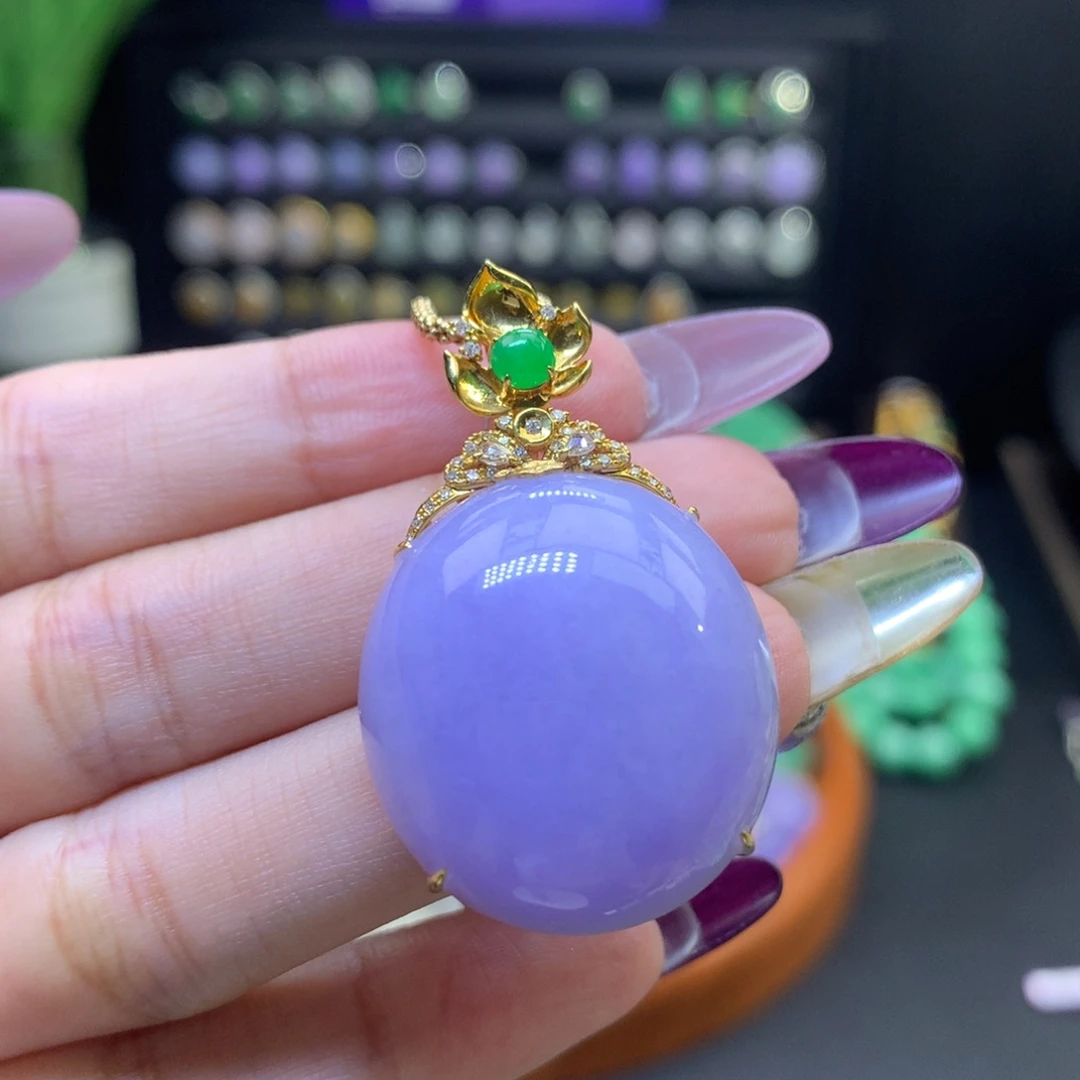 翡翠18K金镶嵌颈饰