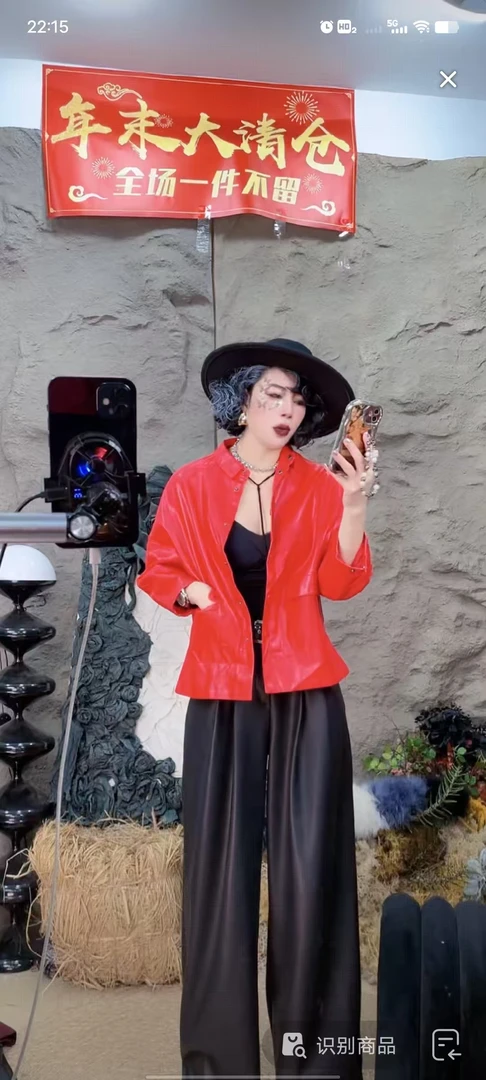 54-女千金风常规圆领厚款秋季短外套皮衣