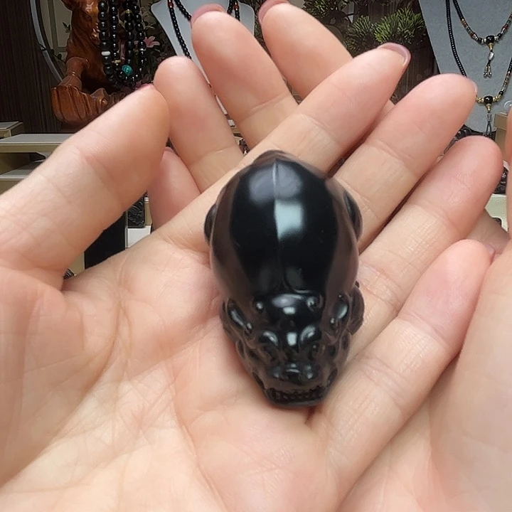 糖***酥和田玉（墨玉）未镶嵌颈饰貔貅