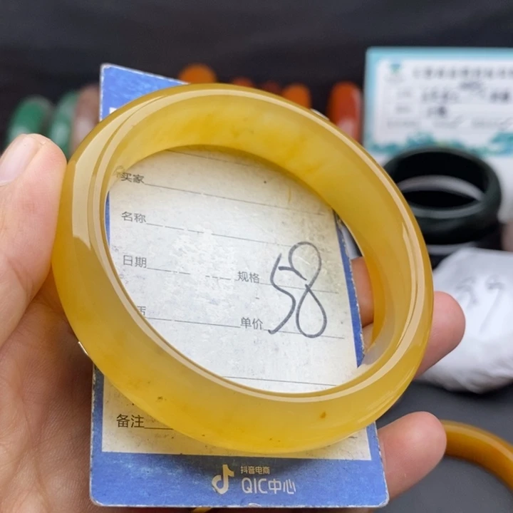 未镶嵌手镯石英质玉