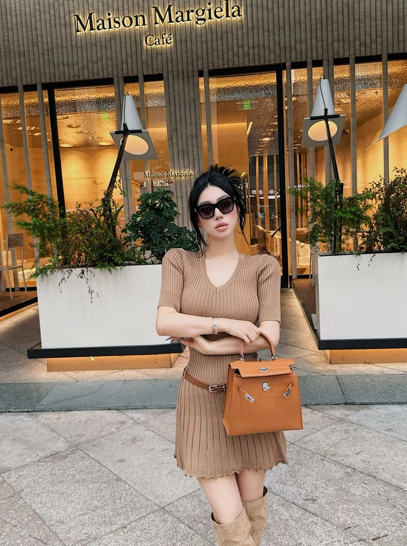 STYLE YINZ【午后花园】复古修身显瘦V领中袖腰带百褶裙TZ527070