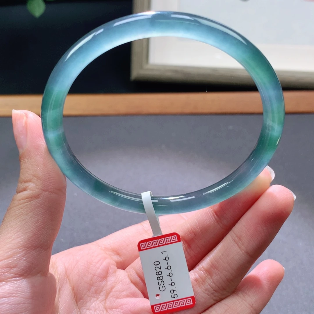 翡翠手镯未镶嵌天然翡翠手镯