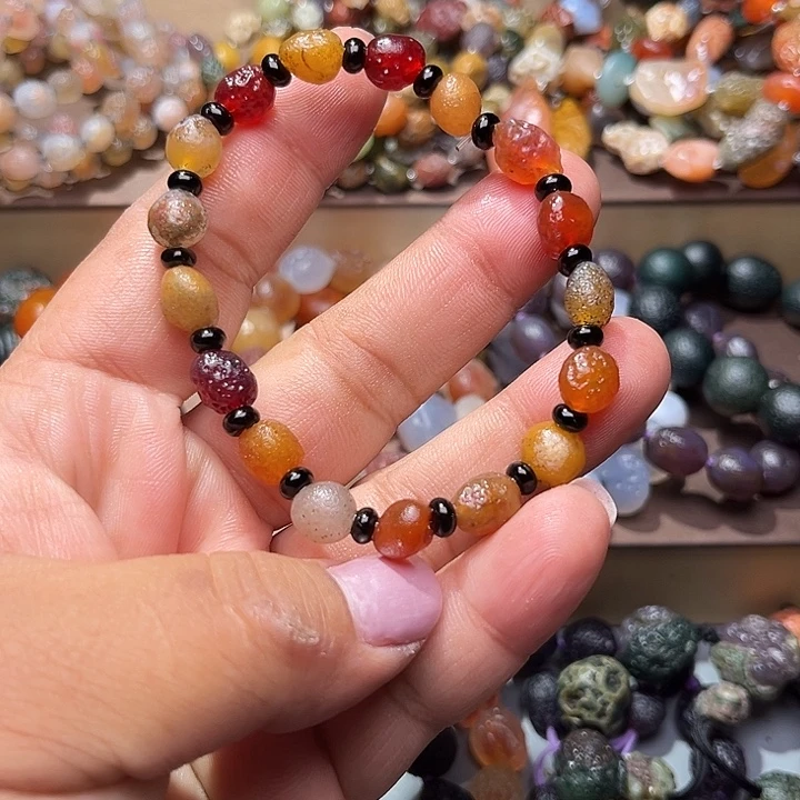 阿拉善彩玛瑙手串