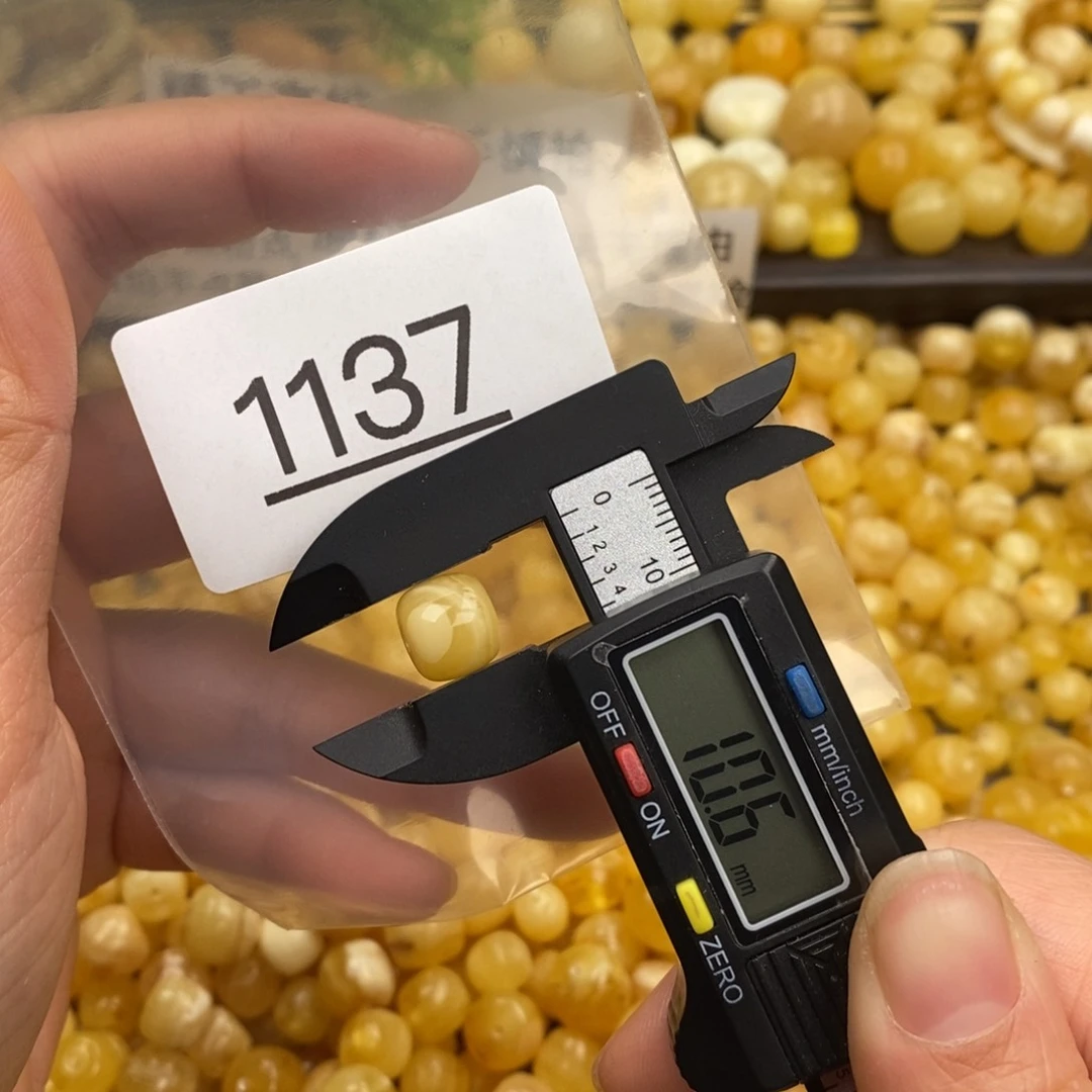 蜜蜡珠宝奇石未镶嵌