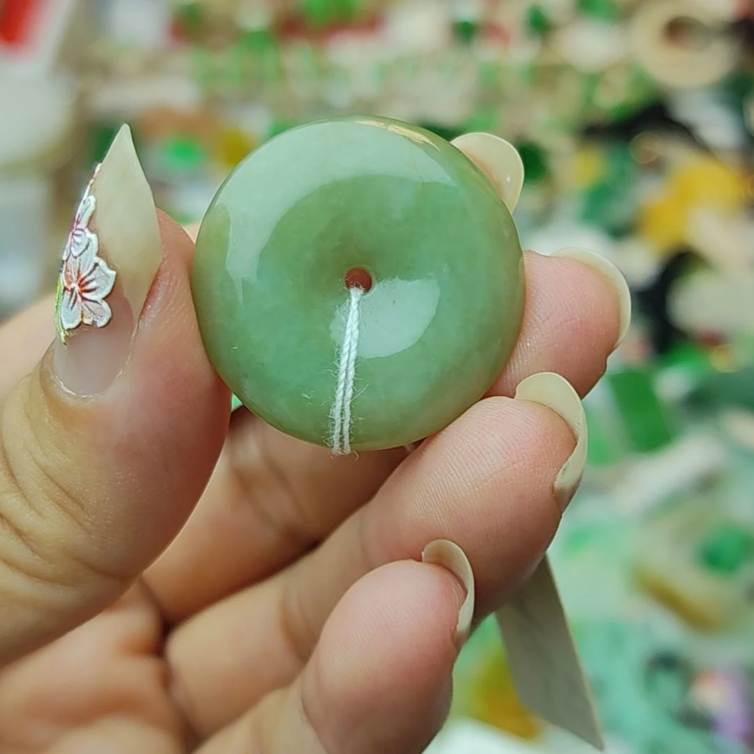 翡翠未镶嵌颈饰8
