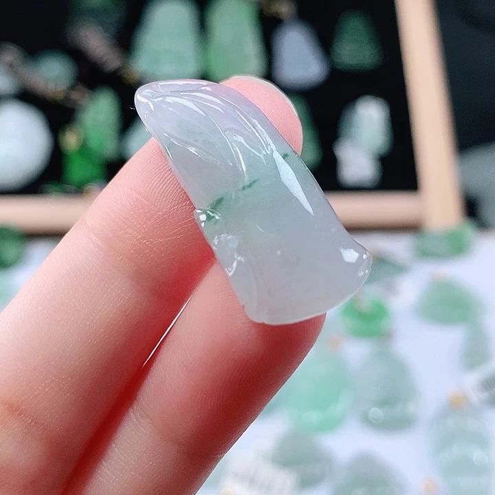 翡翠未镶嵌颈饰吊坠