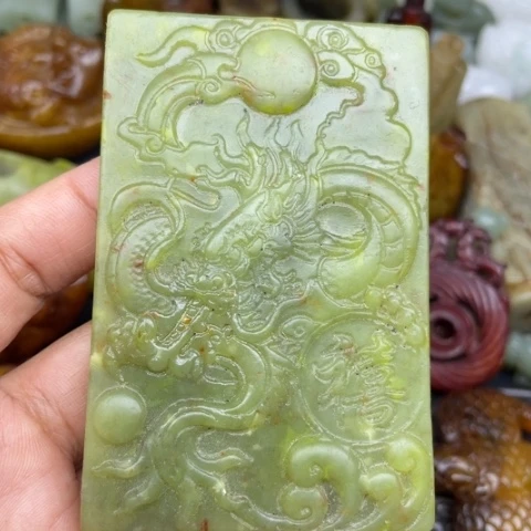 蛇纹石玉未镶嵌颈饰96