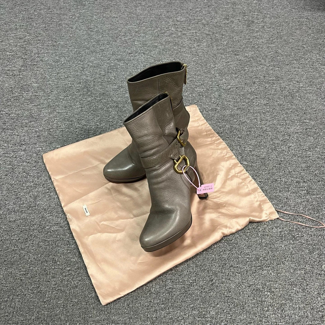 99新 Prada/普拉达 prada 高跟中筒靴 39 码