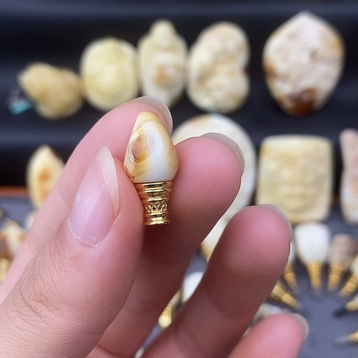 琥珀未镶嵌裸石9三通c216