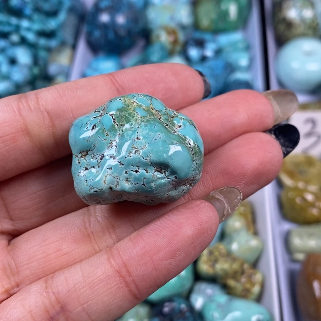 *** 绿松石未镶嵌颈饰