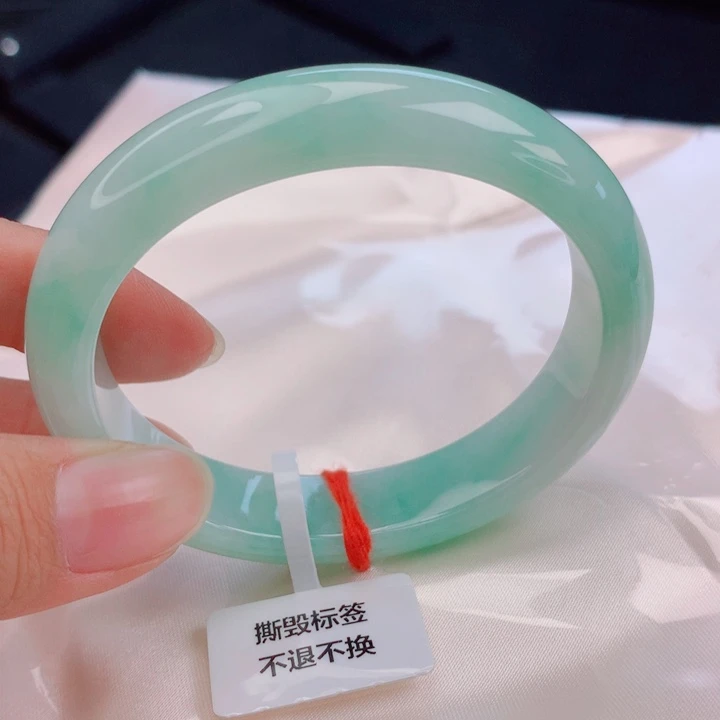 翡翠未镶嵌手镯（贵妃镯）55圈