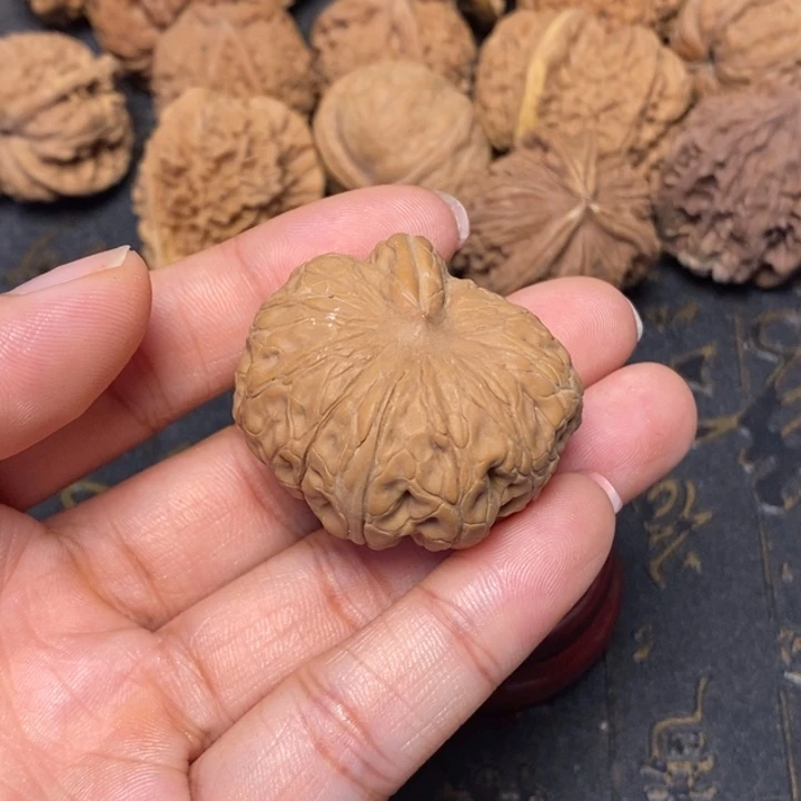 灰***发文玩核桃吊坠文玩核桃异形单只
