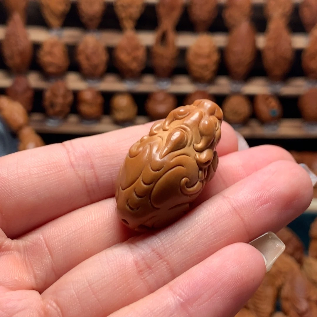 橄榄核把件独角貔貅