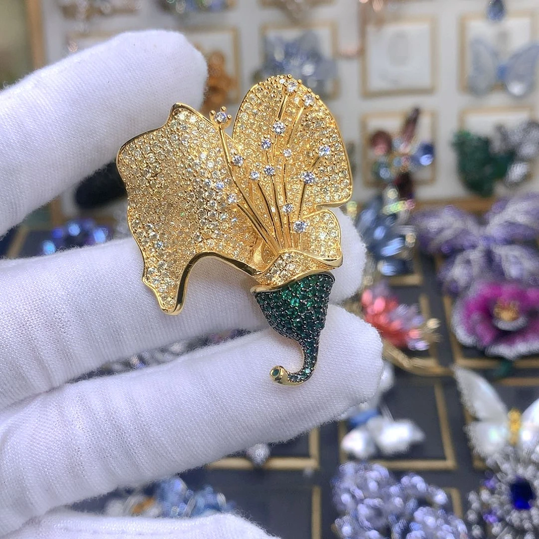 仿水晶铜胸针胸花