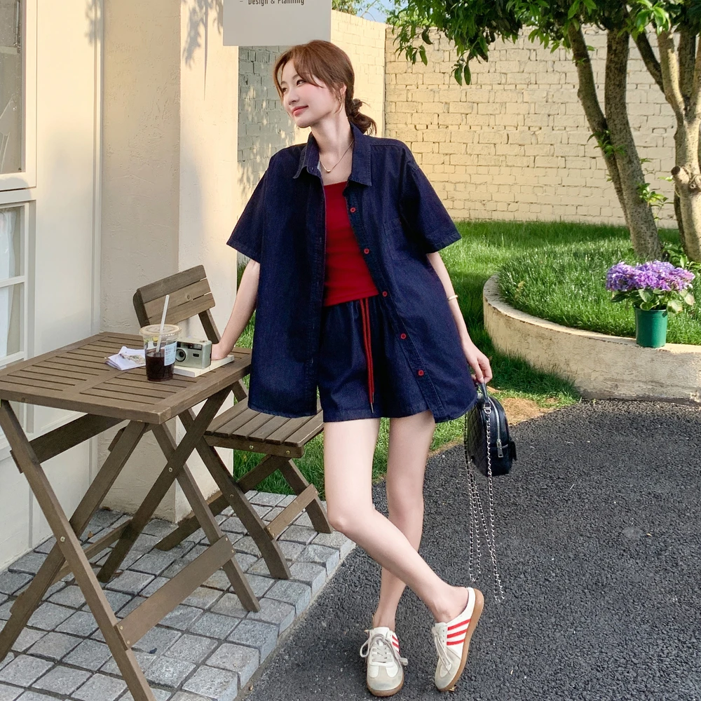 牛仔套装女夏季2025新款深蓝色短袖衬衫高腰阔腿短裤吊带三件套